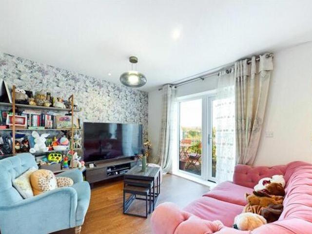 House for sale in Little Stanmore, Greater London