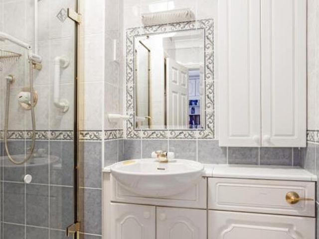 House for sale in Little Stanmore, Greater London