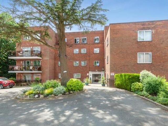 House for sale in Little Stanmore, Greater London