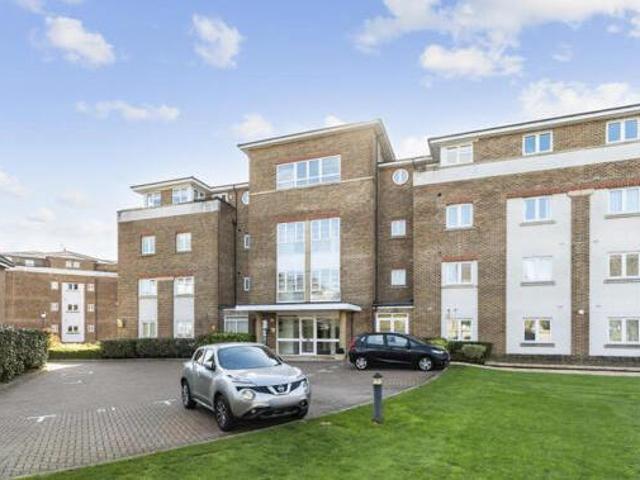 House for sale in Little Stanmore, Greater London
