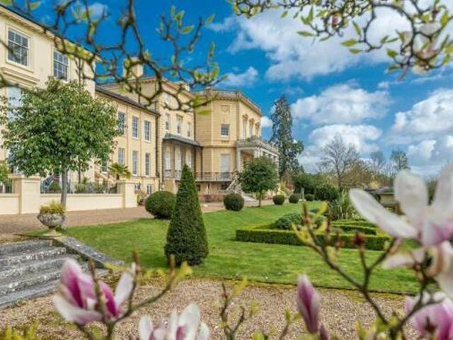 House for sale in Little Stanmore, Greater London