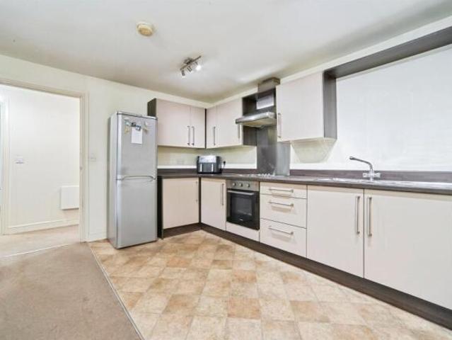 Flat for sale in Pudsey, West Yorkshire