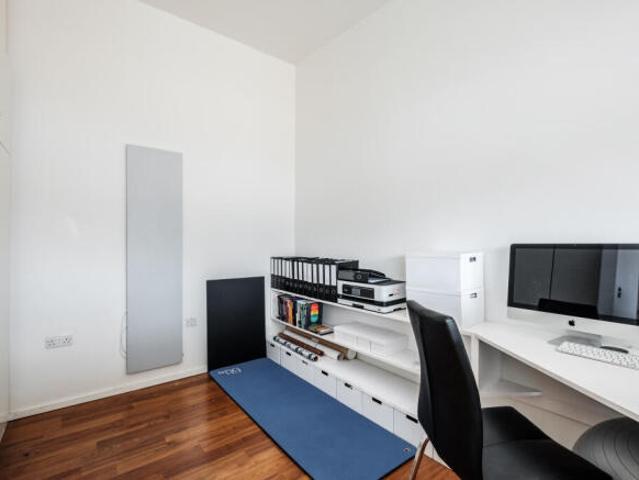 Flat for sale in Stepney, Greater London