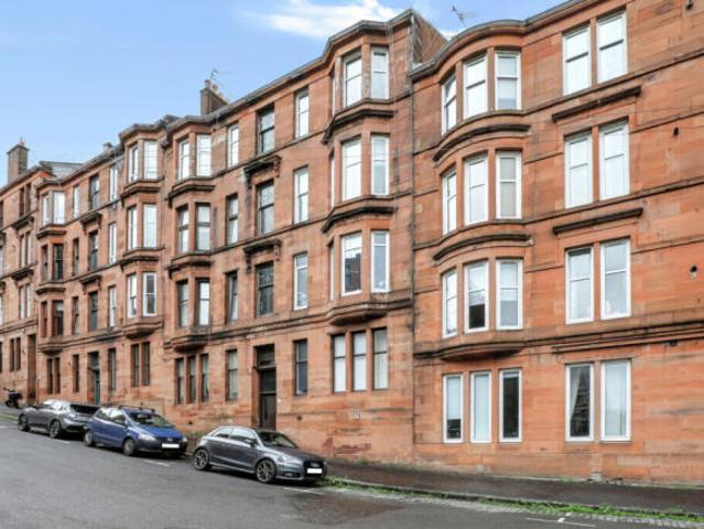 Flat for sale in Partick, Scotland
