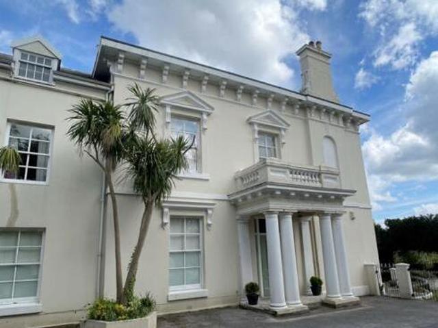House for sale in Follaton, Strode