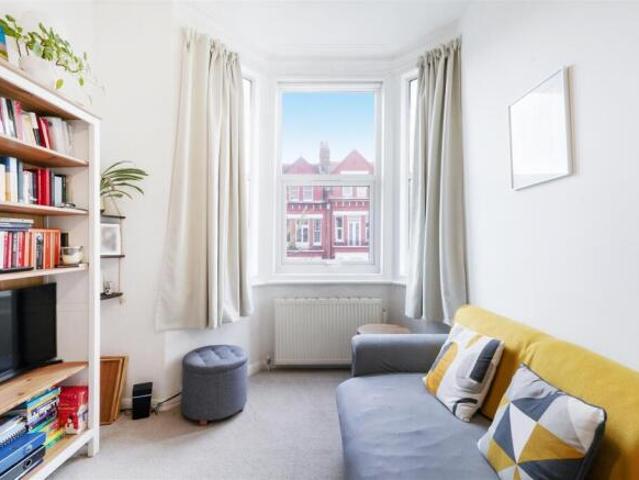 Flat for sale in Cat Hill