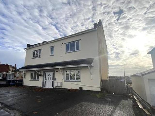 House for sale in Feckenham, City Of Bristol