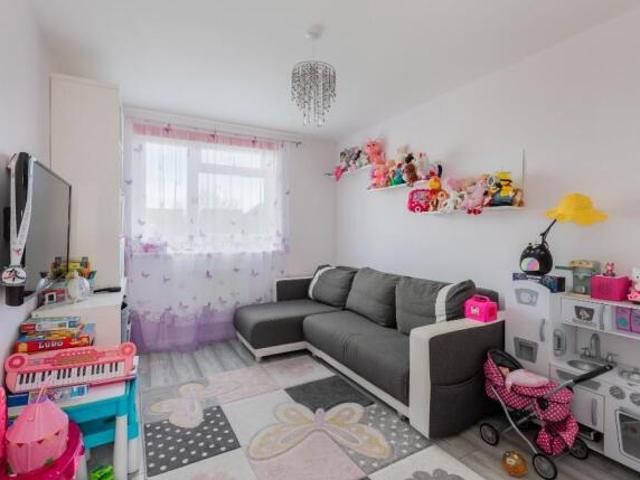 Flat for sale in Slough