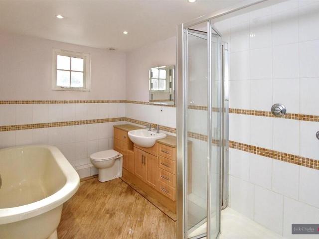 Flat for sale in The Butts, Kent