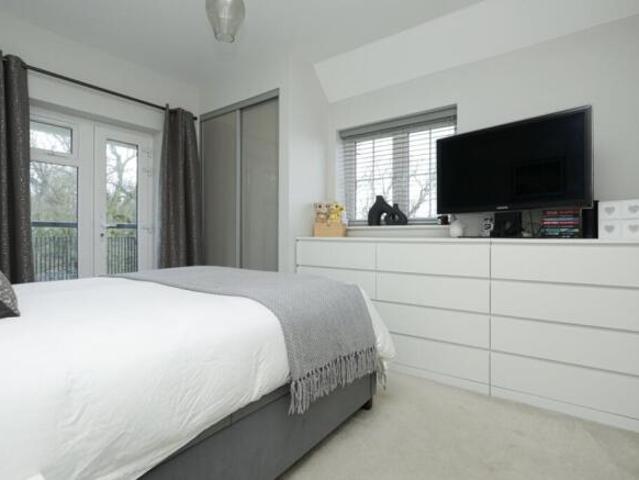 Flat for sale in Bridgefield, Kent