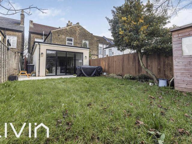 Flat for sale in Greater London