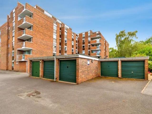 Flat for sale in Bassett, City Of Southampton