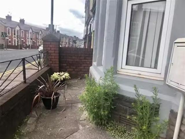 House for sale in Taibach