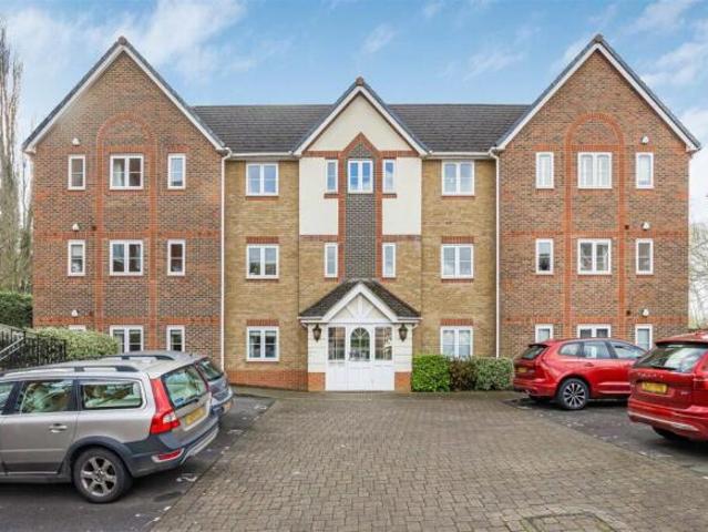 Flat for sale in Reading