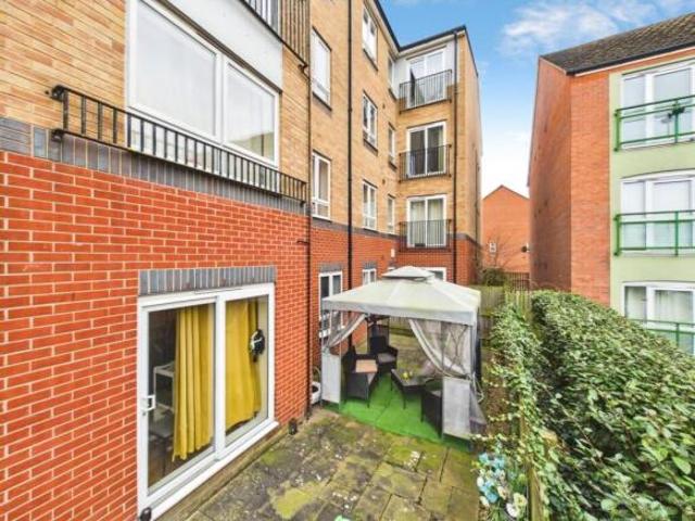 Flat for sale in Brayford, Lincolnshire
