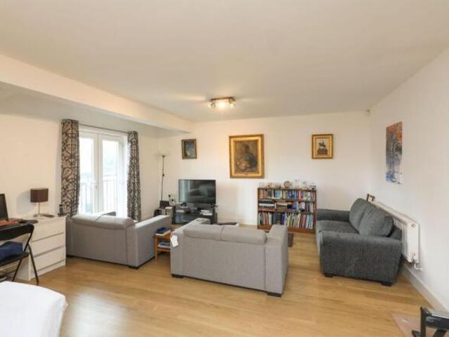 Flat for sale in Sheffield, South Yorkshire