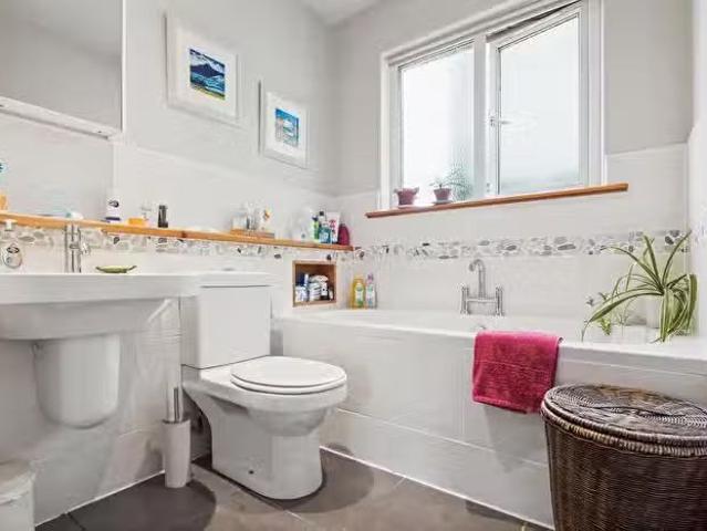 House for sale in Linlithgow Bridge