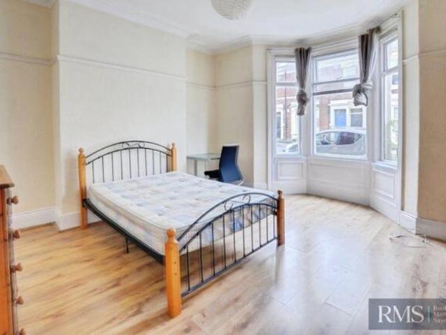 Flat for sale in Jesmond, Tyne And Wear