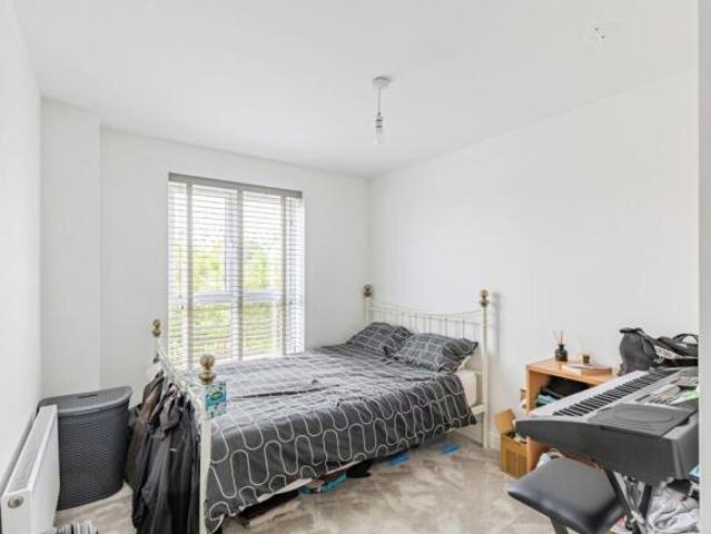 Flat for sale in Northampton, Northamptonshire