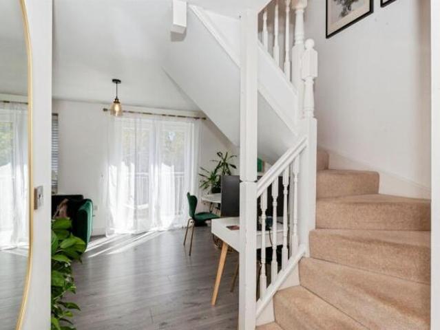 Flat for sale in Slough