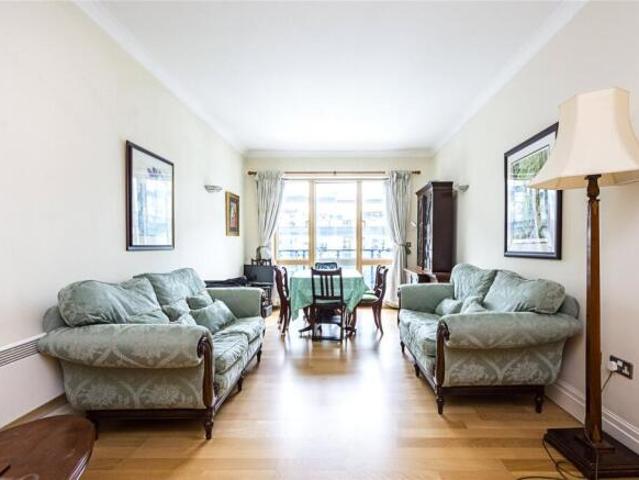 Flat for sale in Cat Hill