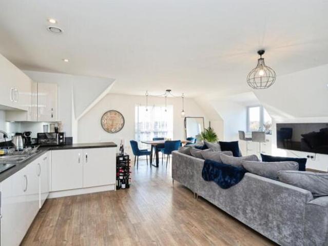 Flat for sale in Sherwood, Sandown Park