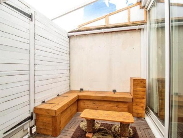 Flat for sale in Pinfold, Leicestershire