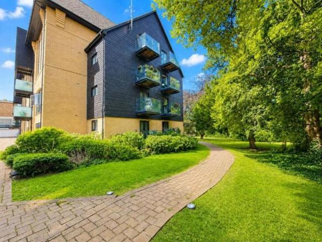 Flat for sale in Chelmsford, Essex