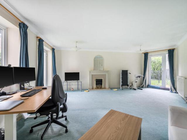 Flat for sale in Barton Stacey, Hampshire