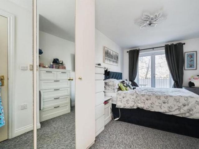 Flat for sale in Hill, City Of Southampton