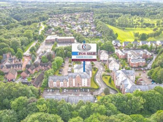 Flat for sale in Bothwell, Scotland