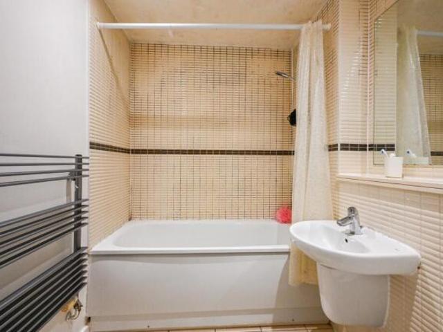 Flat for sale in Cat Hill, England