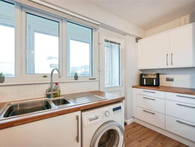 Flat for sale in Clarendon, Ash