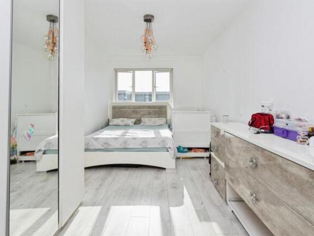 Flat for sale in Holywell Estate, North Watford