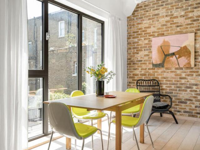 Flat for sale in Chiswick, Greater London