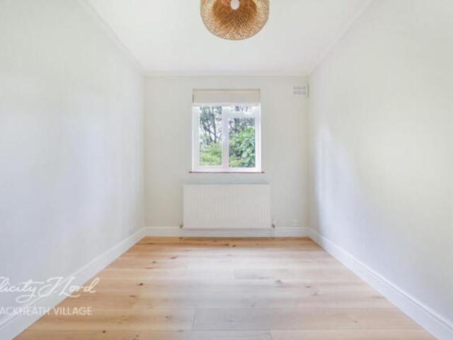 Flat for sale in Cat Hill