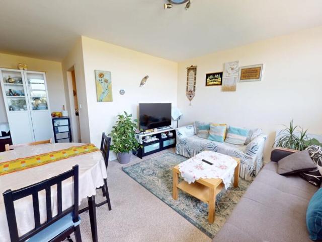 Flat for sale in Cat Hill