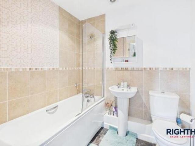 Flat for sale in West Yorkshire