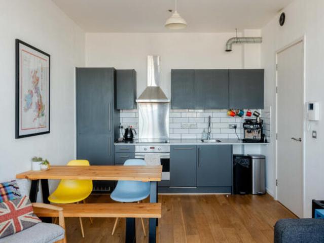 Flat for sale in Feckenham, City Of Bristol