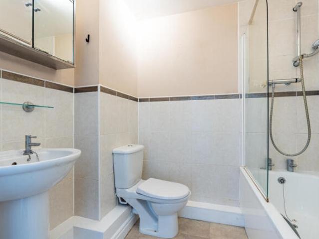 Flat for sale in Feckenham, City Of Bristol