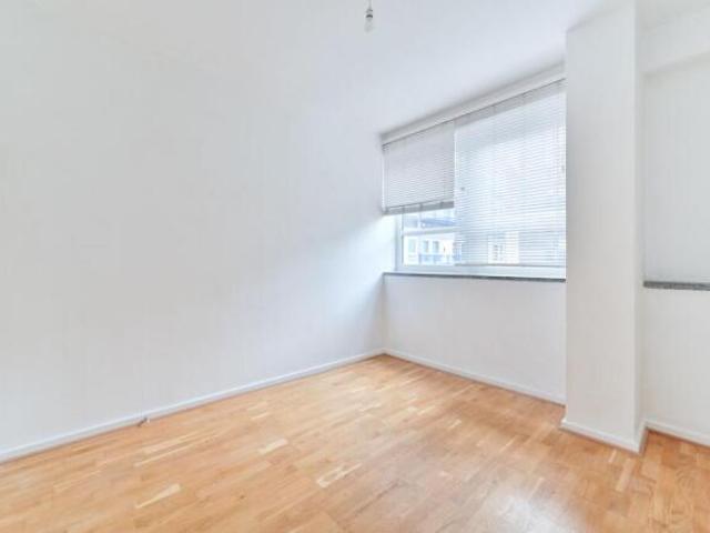 Flat for sale in Cat Hill