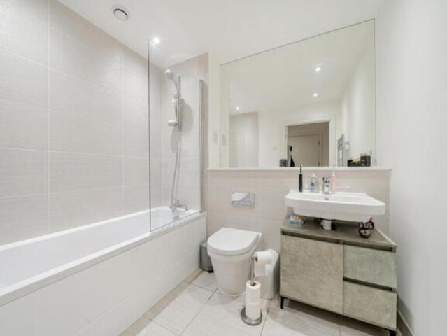 Flat for sale in Barton Stacey, Hampshire