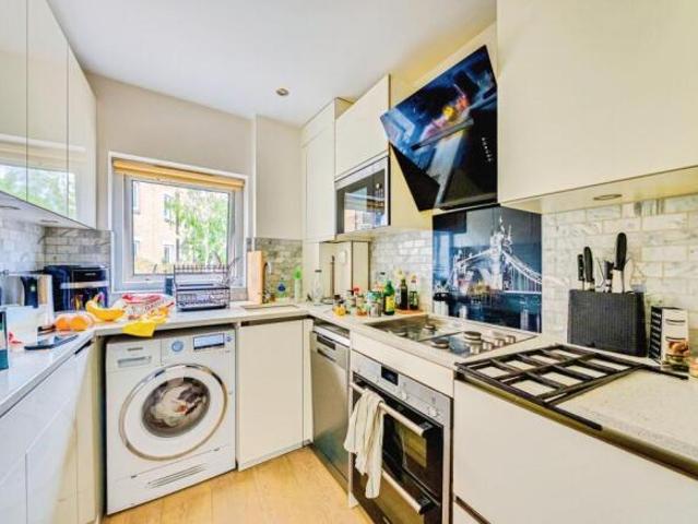 Flat for sale in Cat Hill