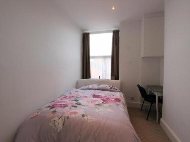 Flat for sale in Thorne, South Yorkshire