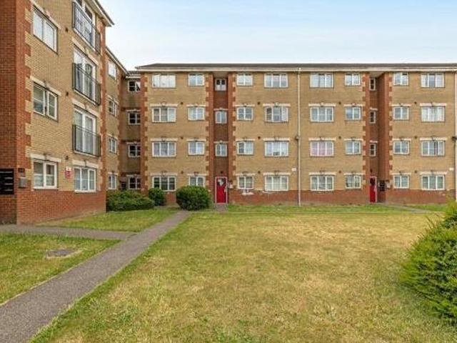 House for sale in Tilbury, Essex