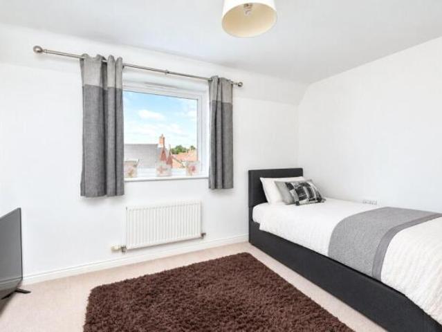 Flat for sale in Northampton, West Northamptonshire