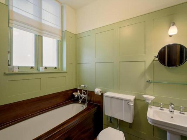 Flat for sale in Cat Hill