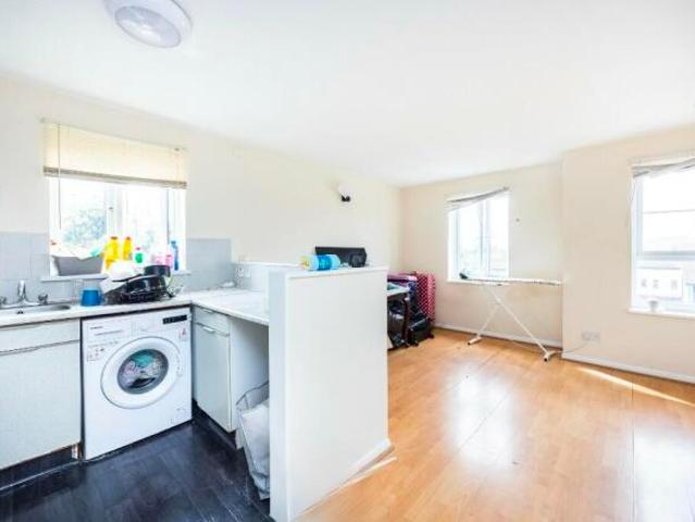 Flat for sale in Cat Hill