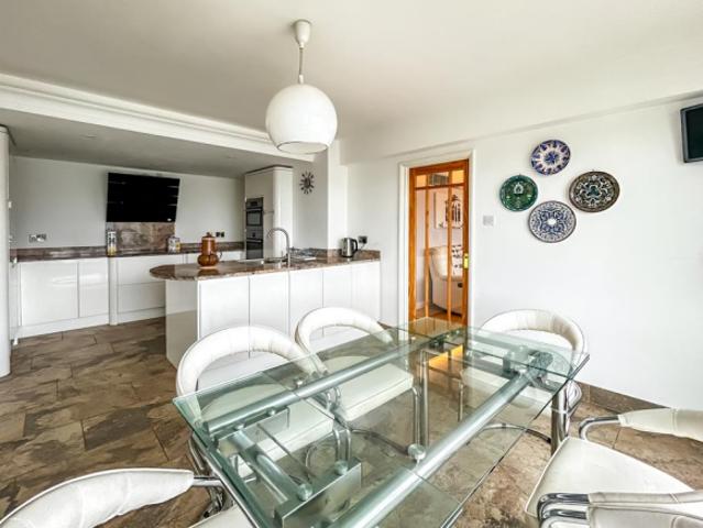 Flat for sale in Westcliff, Dragonby