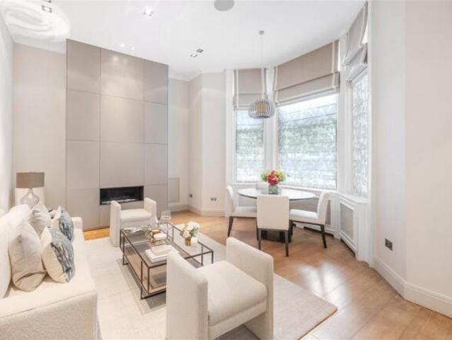 Flat for sale in Chelsea, Greater London
